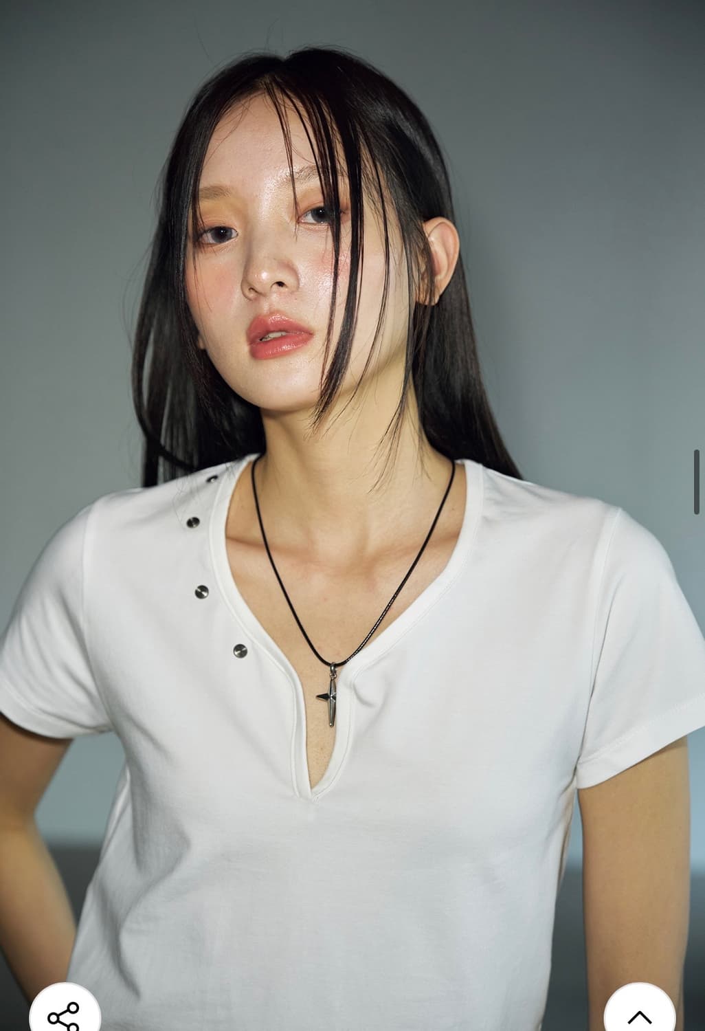 헬레네파리스 레더 볼드 크로스 네크리스 목걸이 상품이미지6