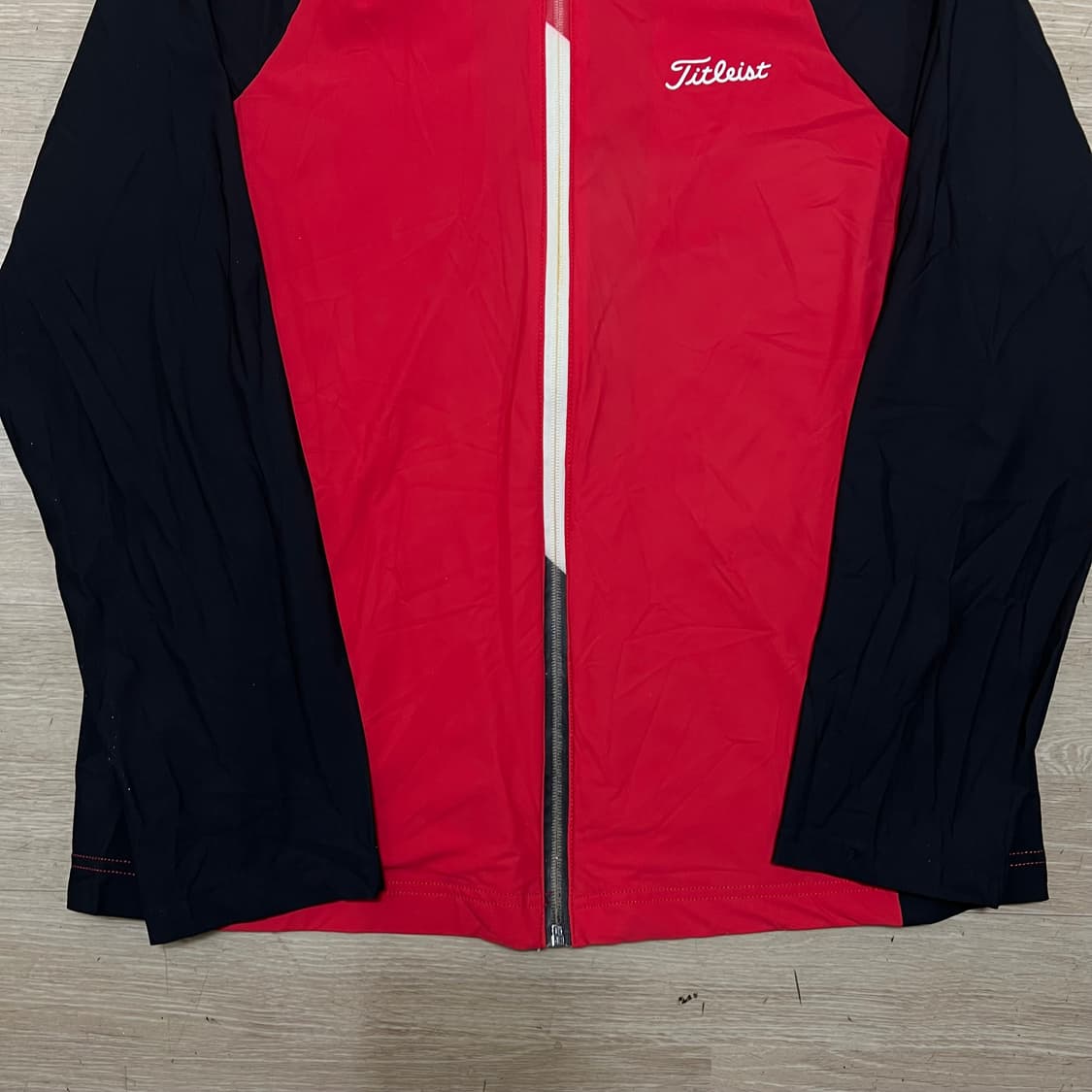 타이틀리스트 여성 골프웨어 투톤 배색 바람막이 자켓 [레드] L/100 상품이미지3
