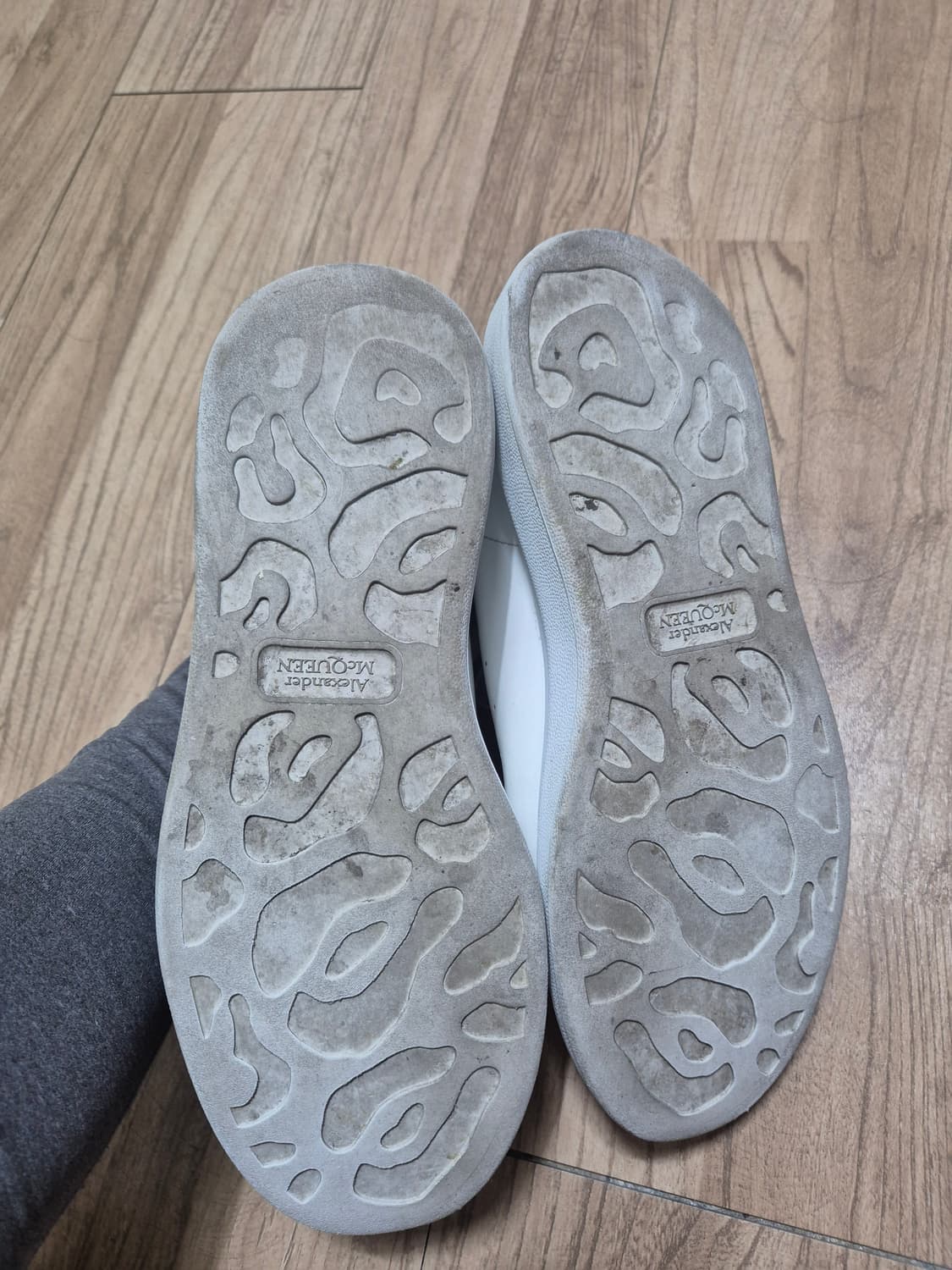 정품 알렉산더 맥퀸 42 사이즈 270-275 상품이미지10