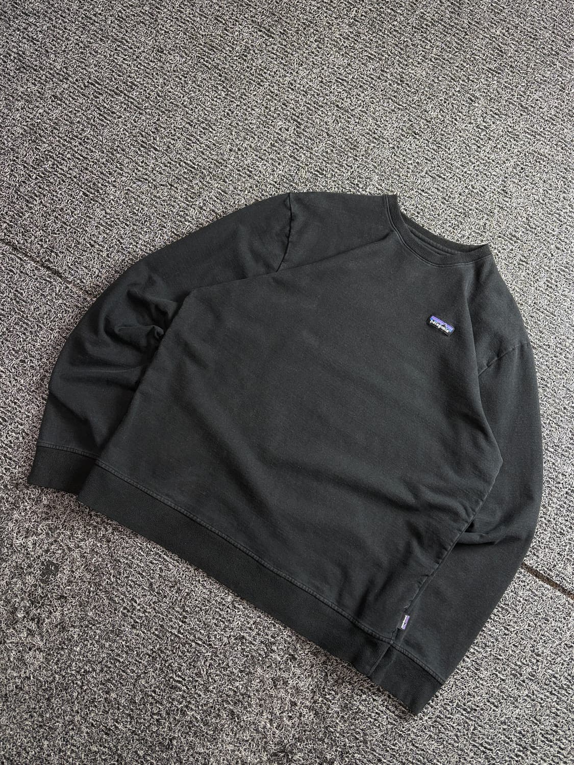 파타고니아 스몰로고 미니멀 크루넥 맨투맨 2750 상품이미지1