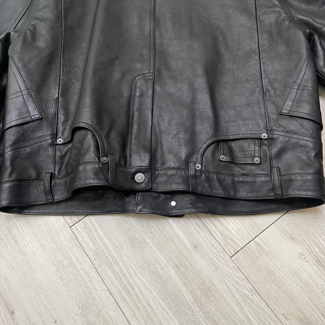 발렌시아가 디컨스트럭티드 레더 자켓 2 상품이미지4