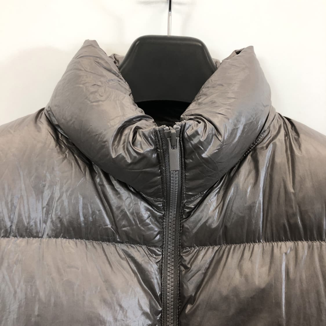 유니클로 울트라라이트 샤이니 푸퍼패딩 M 상품이미지3