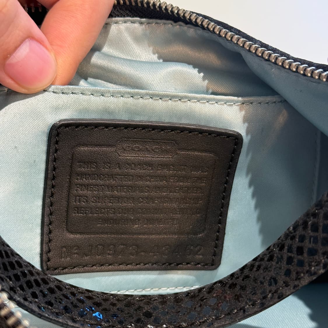 코치 블랙 시그니처 패턴 숄더백 상품이미지7