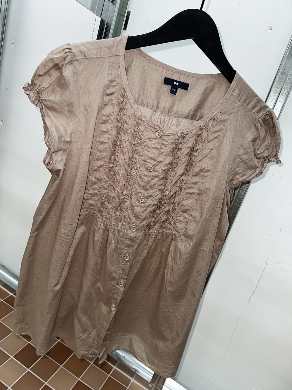 gap beige frill blouse 상품이미지2