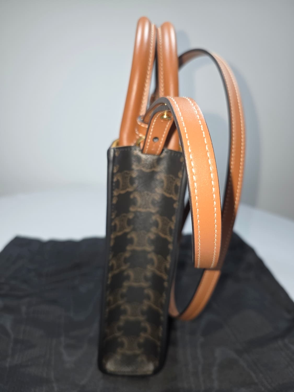 셀린느 버티컬 카바스백 미니 상품이미지5