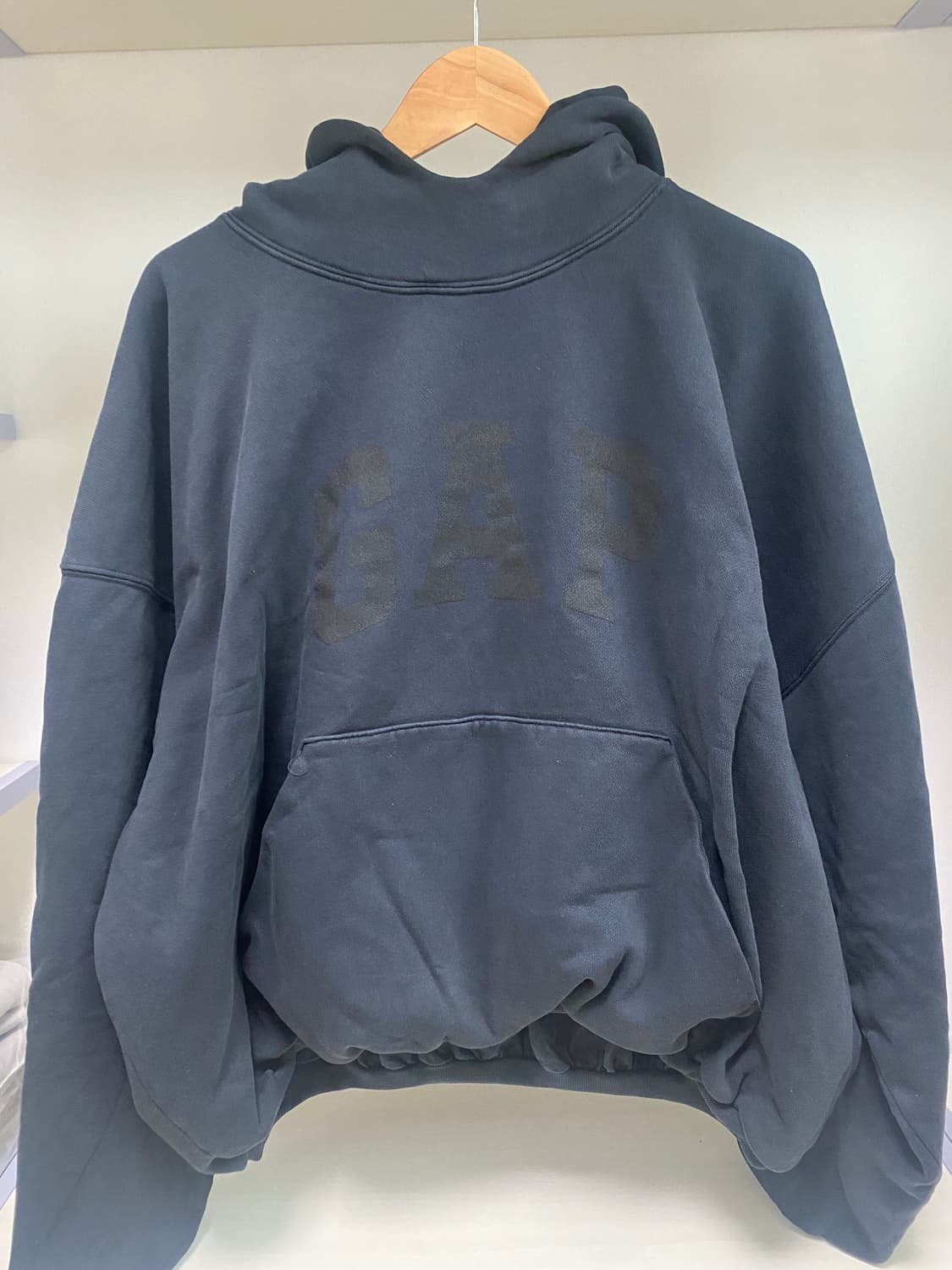 (새상품) 이지 갭 발렌시아가 도브 후드 상품이미지1