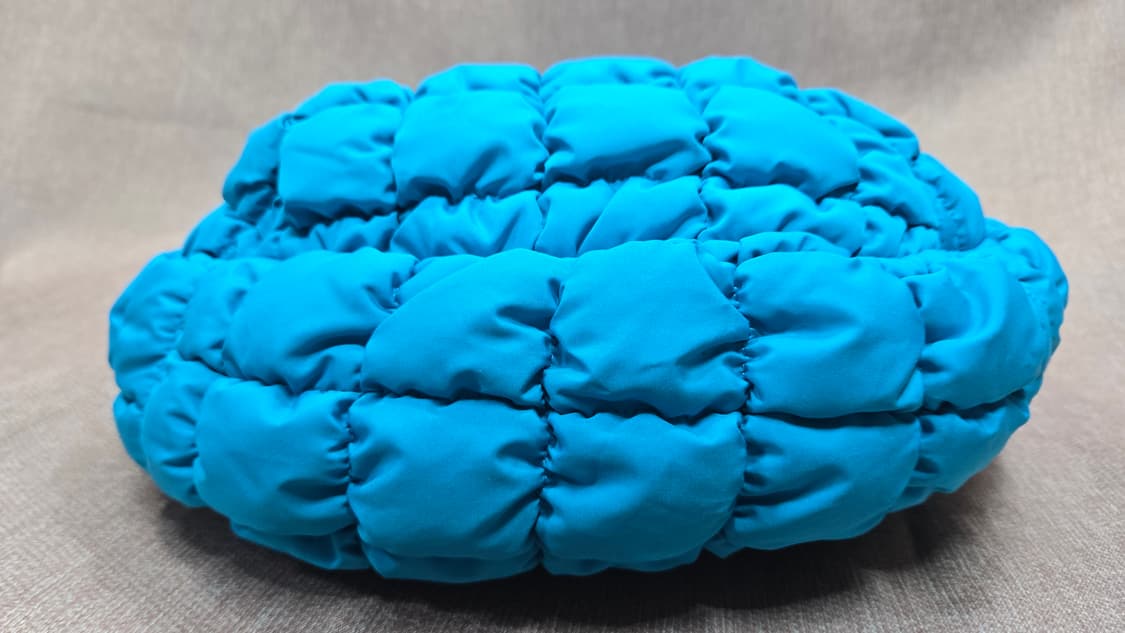 코스 퀼티드 미니백 구름빵 터콰이즈 블루 상품이미지3