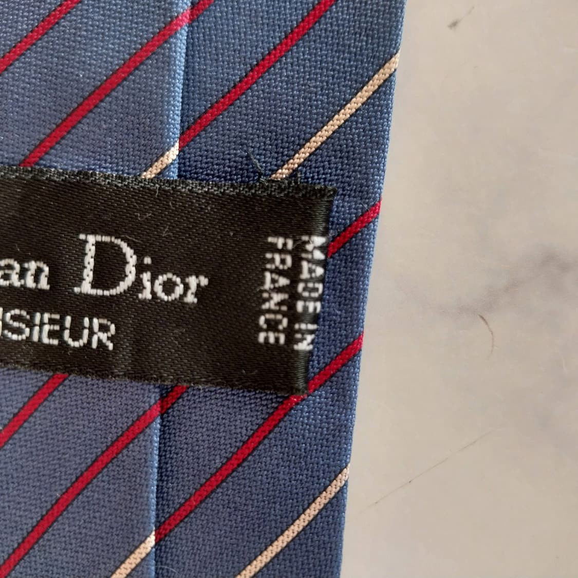 디올 실크 스트라이프 로고 포인트 넥타이 8.2cm A+등급 K1777
 상품이미지8