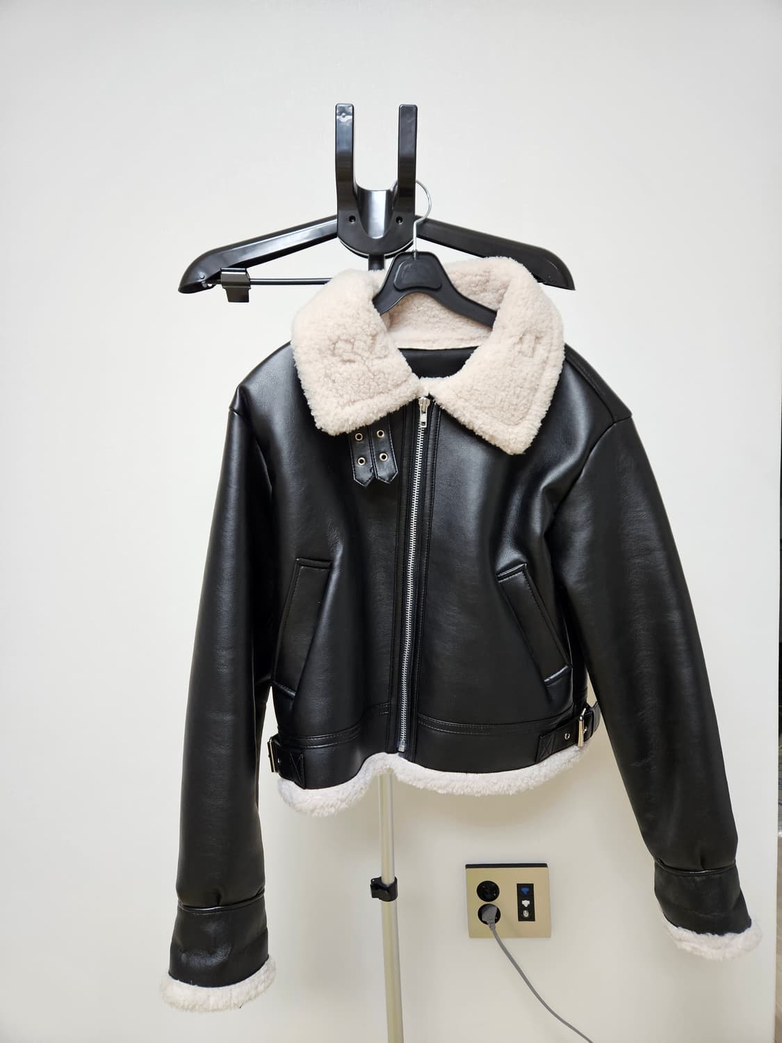 콜릿(KOLEAT) 블러드 셔링 양털 플리스 레더 무스탕 자켓 상품이미지2