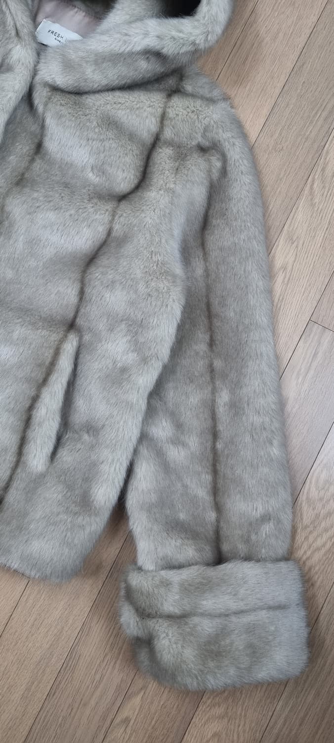 프레쉬라벨 페이크퍼 후드 자켓 Free 상품이미지4