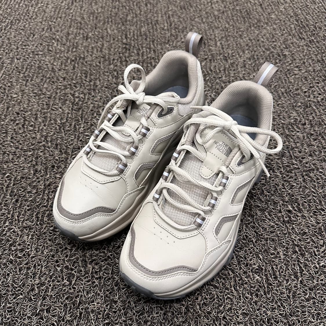 노스페이스 여성 등산화 트레킹화 운동화 235 상품이미지1