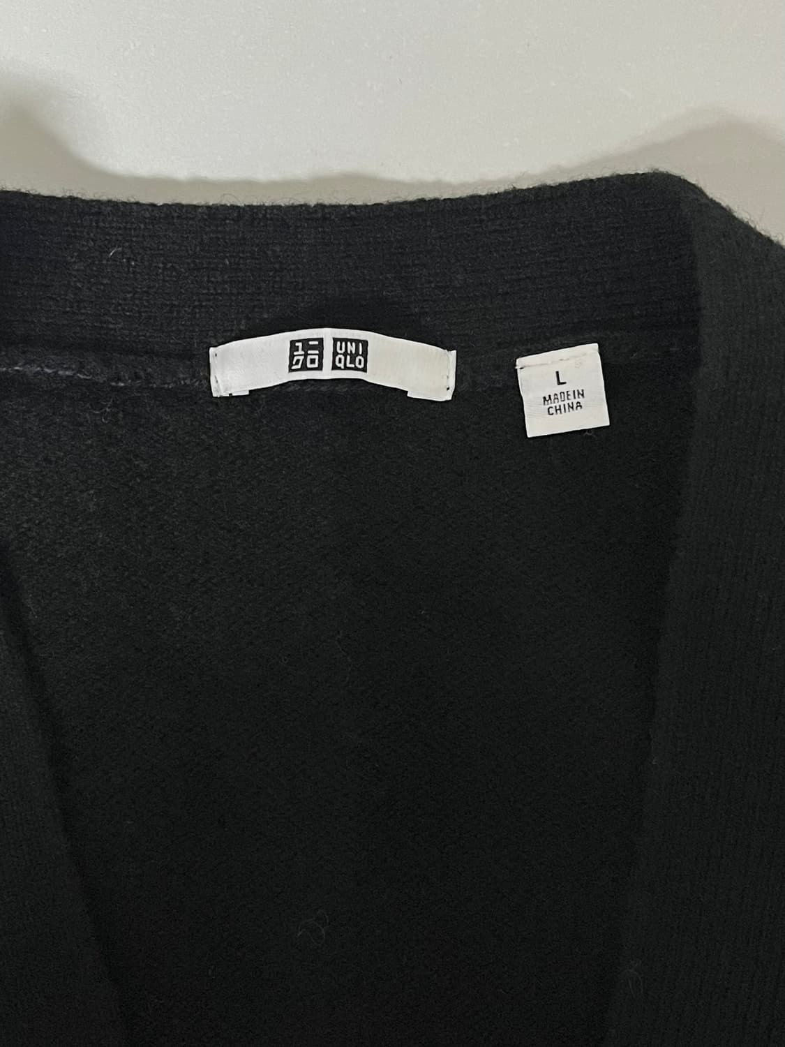 L) 남녀공용 유니클로 브이넥 니트 가디건 블랙 상품이미지4