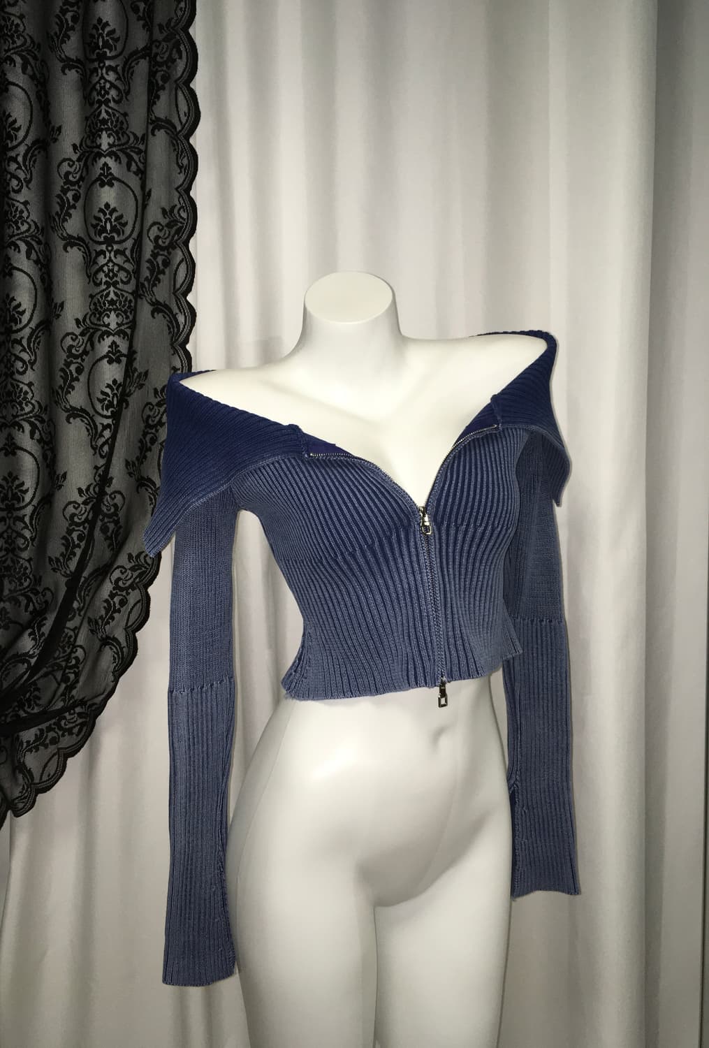 제이디드런던st 투웨이 지퍼 오프숄더 니트 집업 탑 워싱 블루 상품이미지1