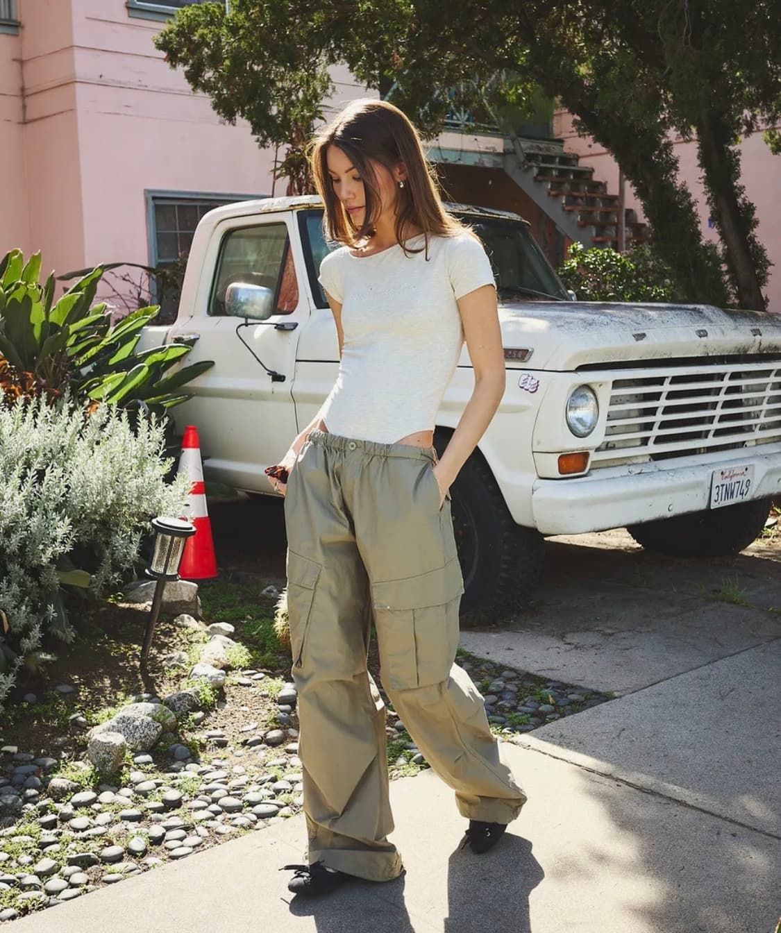 에즈이프 캘리 PARACHUTE CARGO PANTS KHAKI 상품이미지4