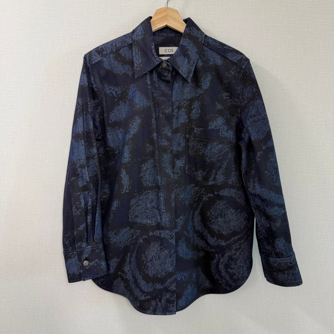 [38] COS 코스 레귤러 프린티드 데님 셔츠 상품이미지2