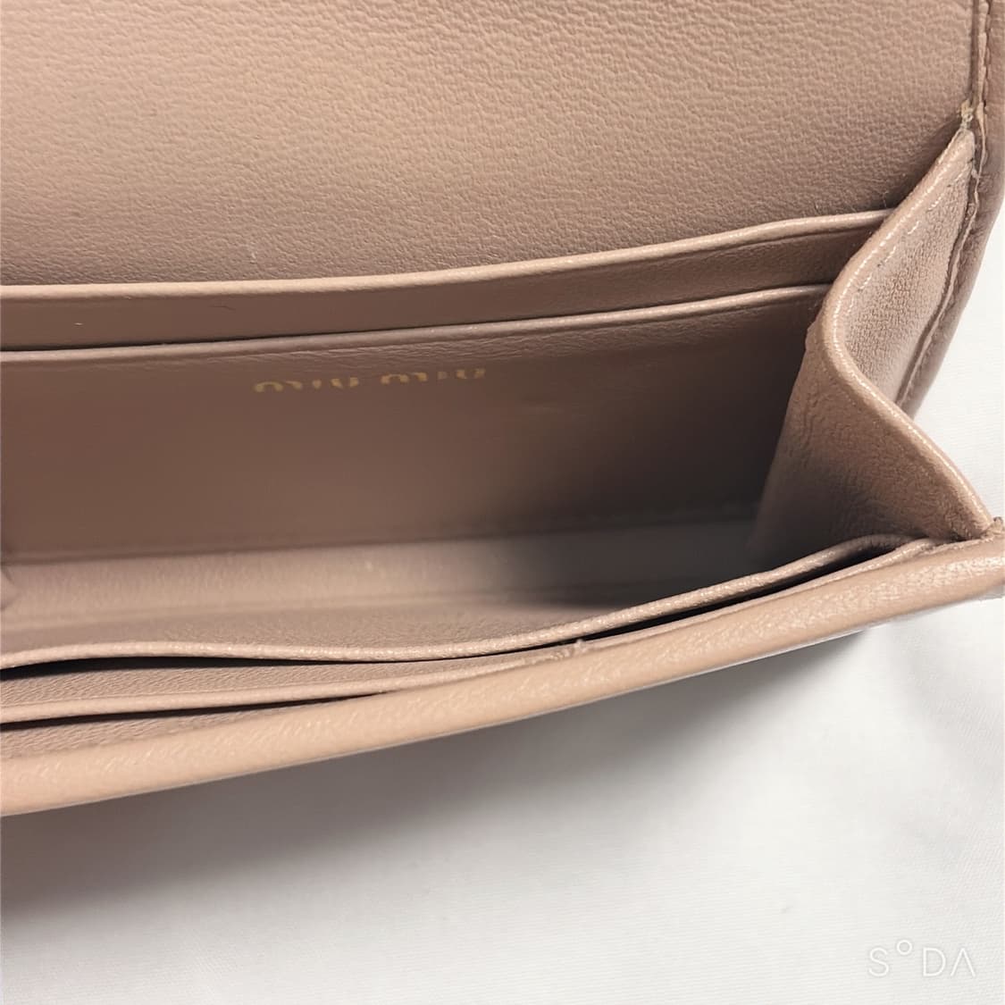 미우미우 마테라쎄 반지갑 상품이미지8