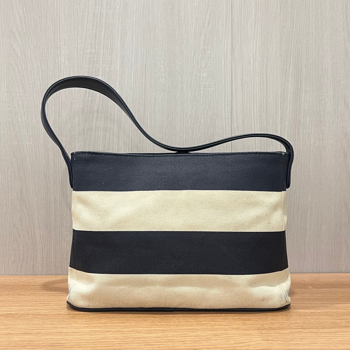 꾸레쥬 숄더백 상품이미지4