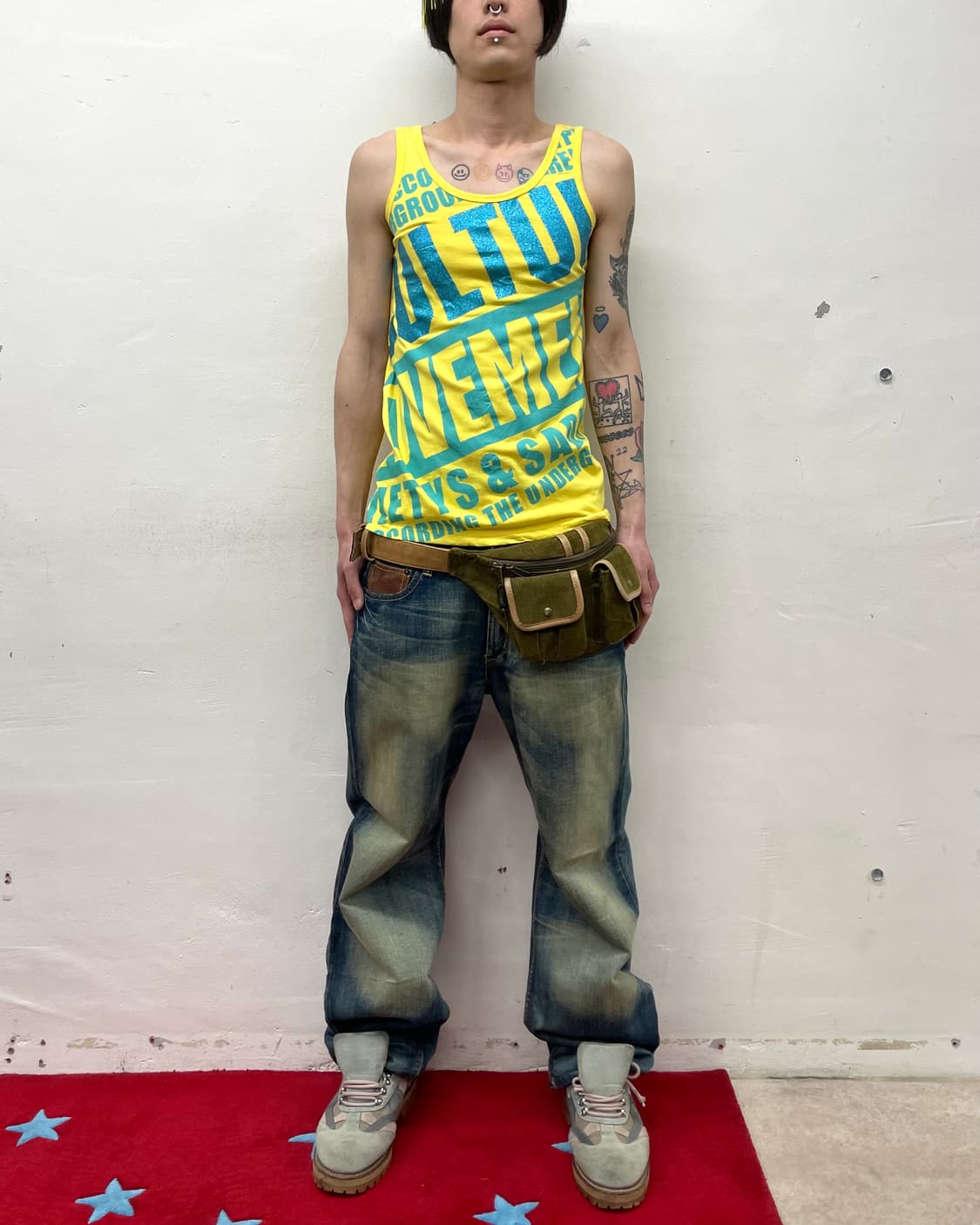 lettering Glossy yellow retrosleeveless  상품이미지3