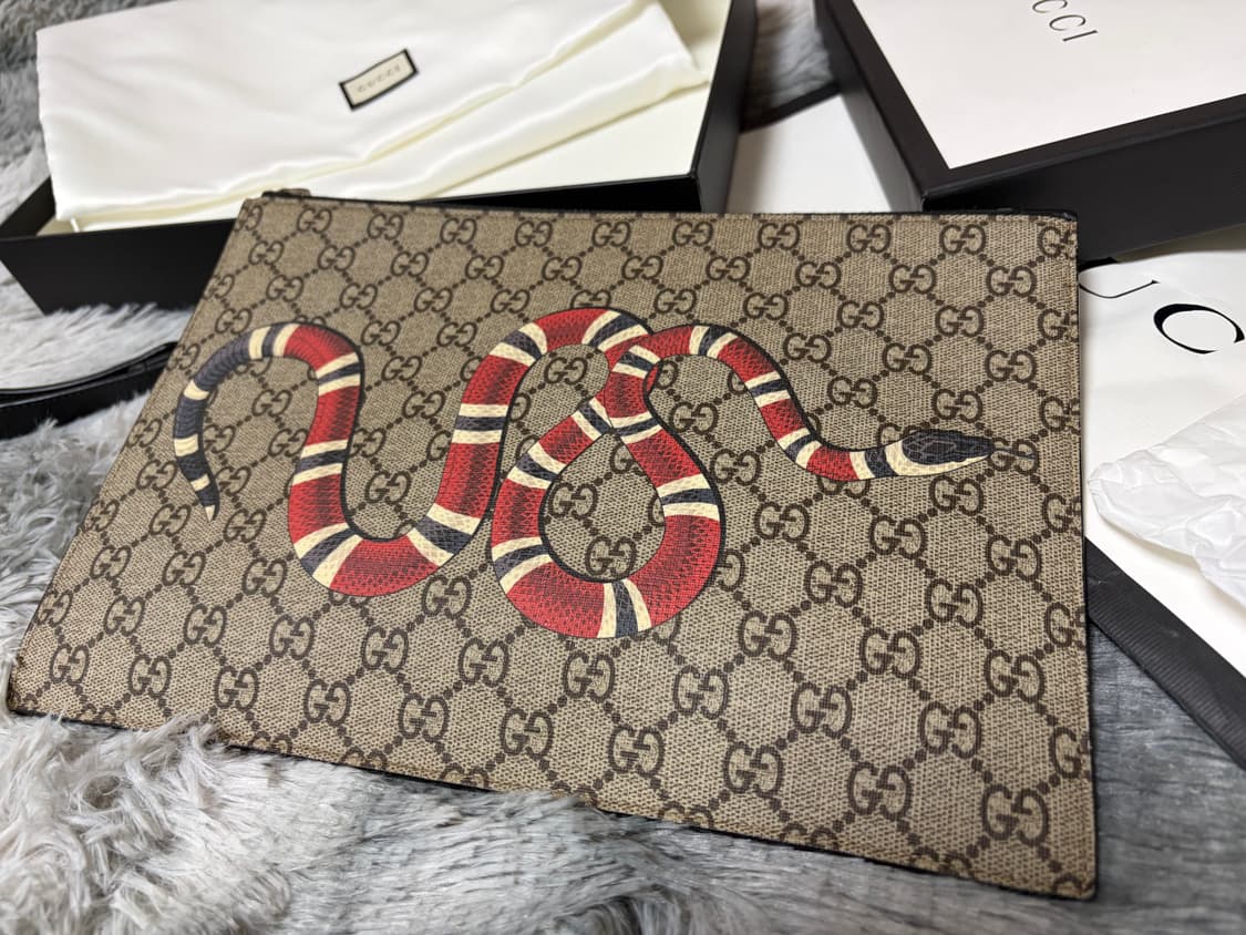 구찌 킹스네이크 GG 수프림 클러치 상품이미지2