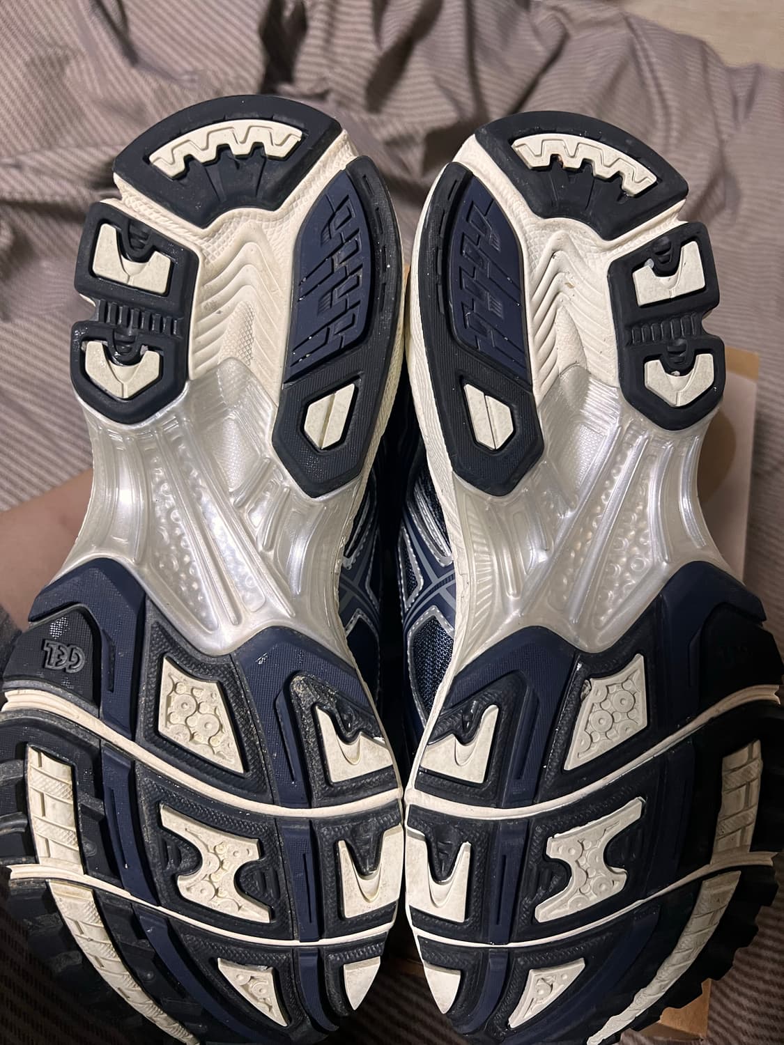 [255] 아식스 젤 님버스 10.1 블랙 미드나잇 상품이미지4