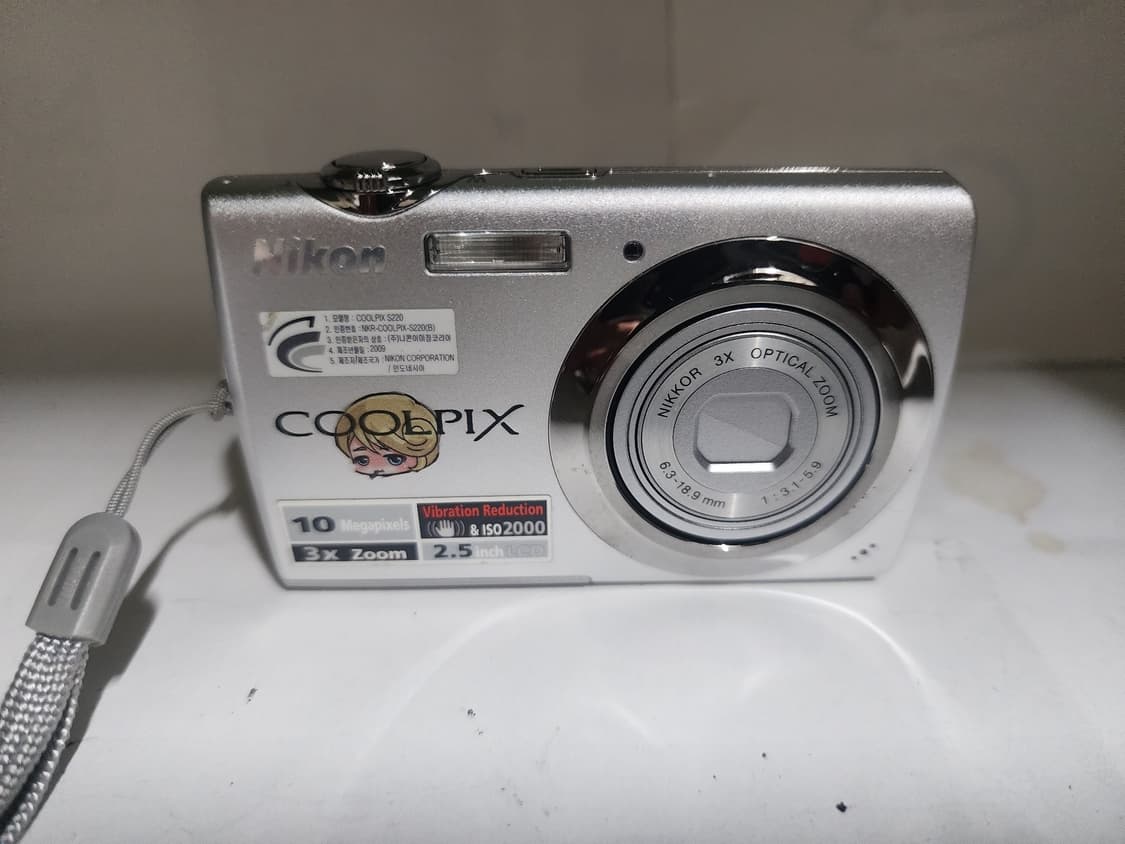 니콘 쿨픽스 S220 실버 1000만화소 카메라 상품이미지1
