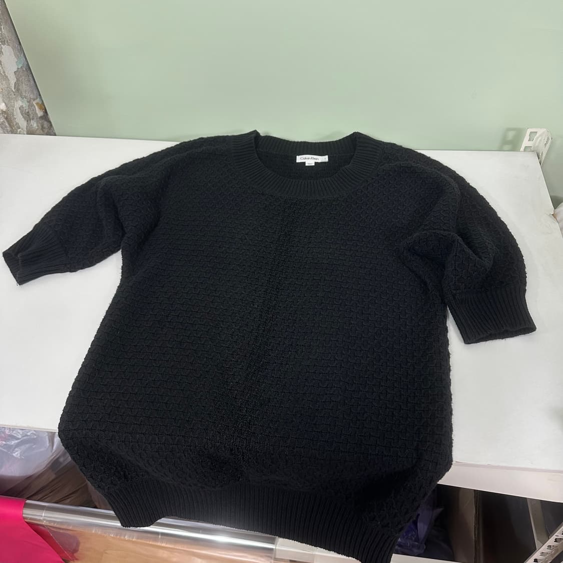 우먼FREE 캘빈클라인 블랙 가오리오버핏 와플 반팔니트 상품이미지2