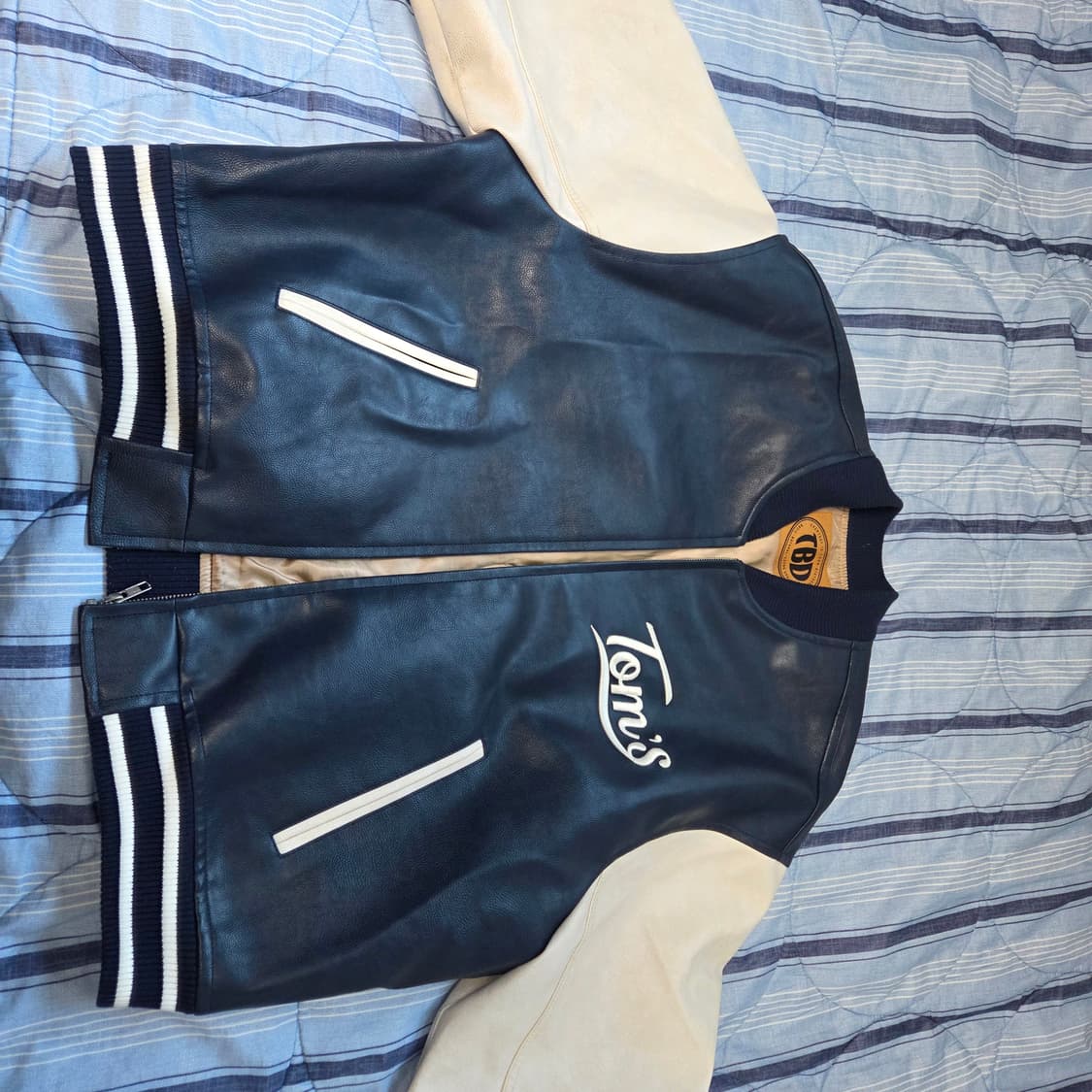 톰스벌스데이 바시티 네이비 2사이즈 상품이미지4