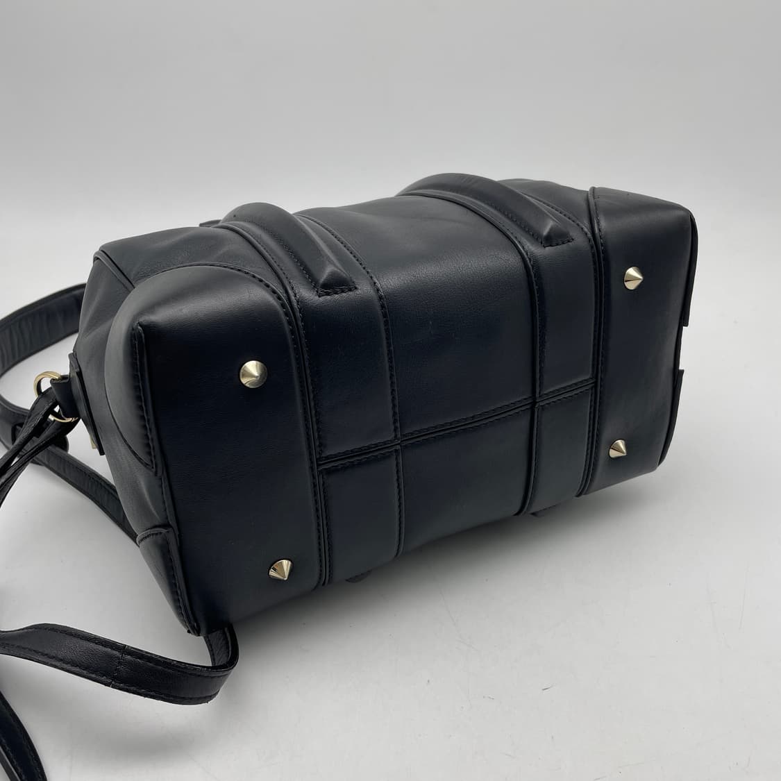 지방시 루크레치아 미니 보스턴 백 상품이미지5