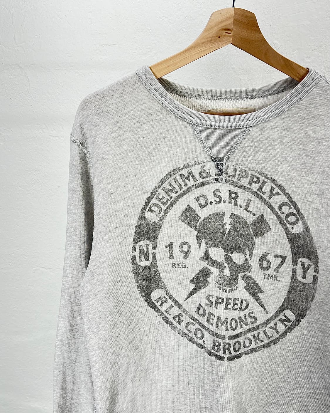 데님 앤 서플라이 오트밀 헤더 DSRL 스컬 그래픽 프린팅 크루넥 스웨트 상품이미지2