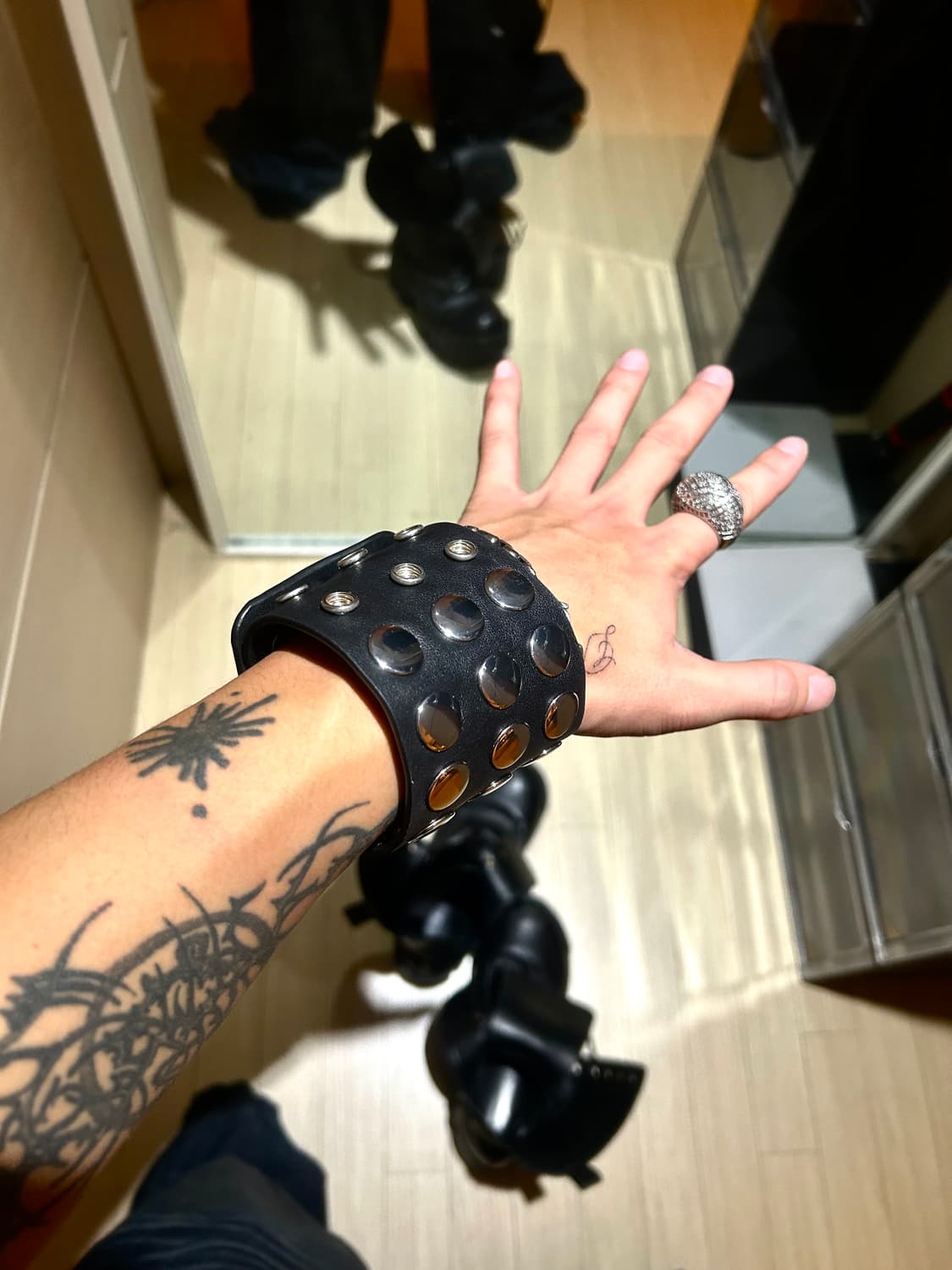 Fanci Club Sheep Skin Stud Bangle 상품이미지4