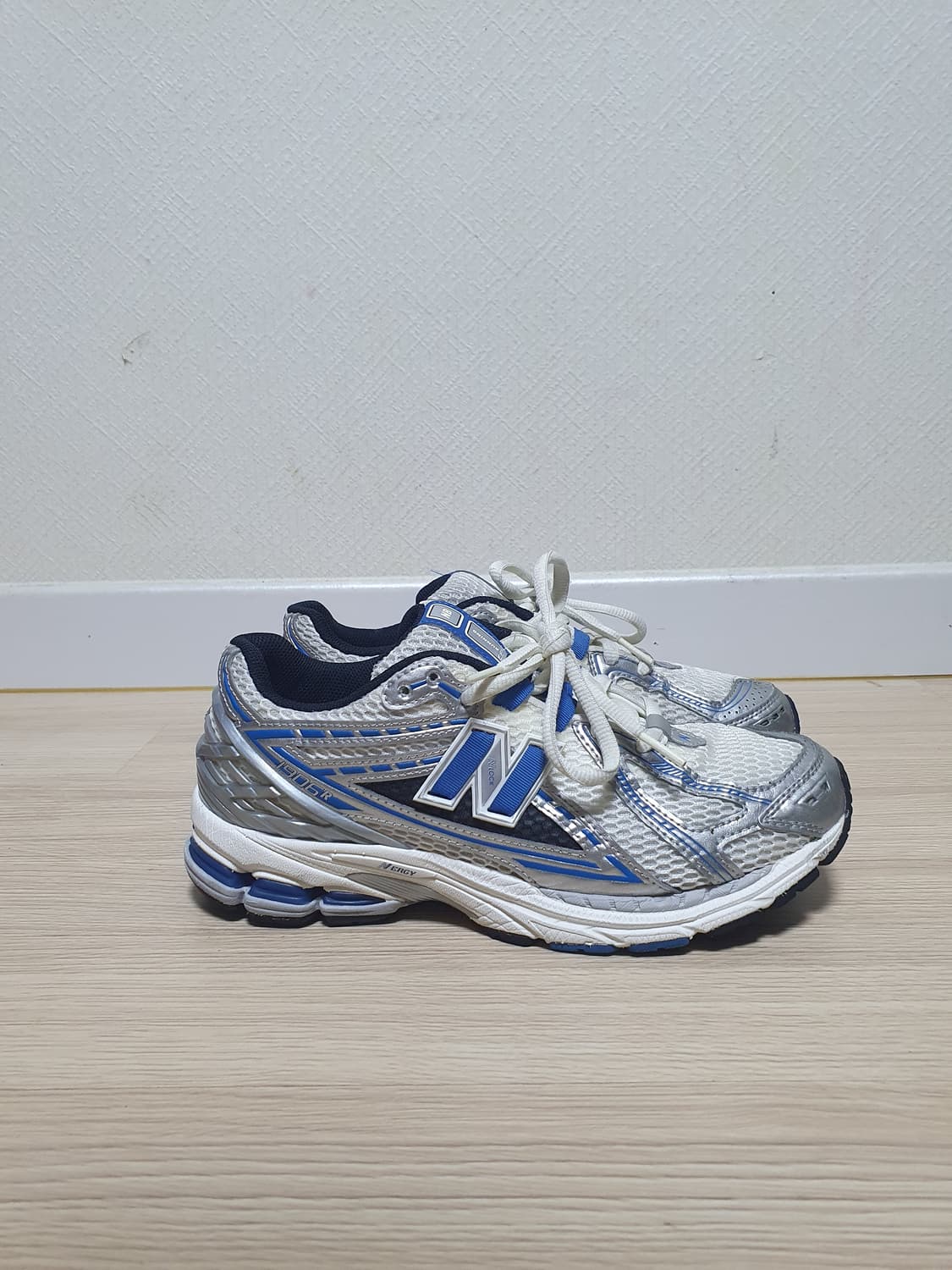 뉴발란스 1906R 실버 블루 운동화 260 상품이미지1