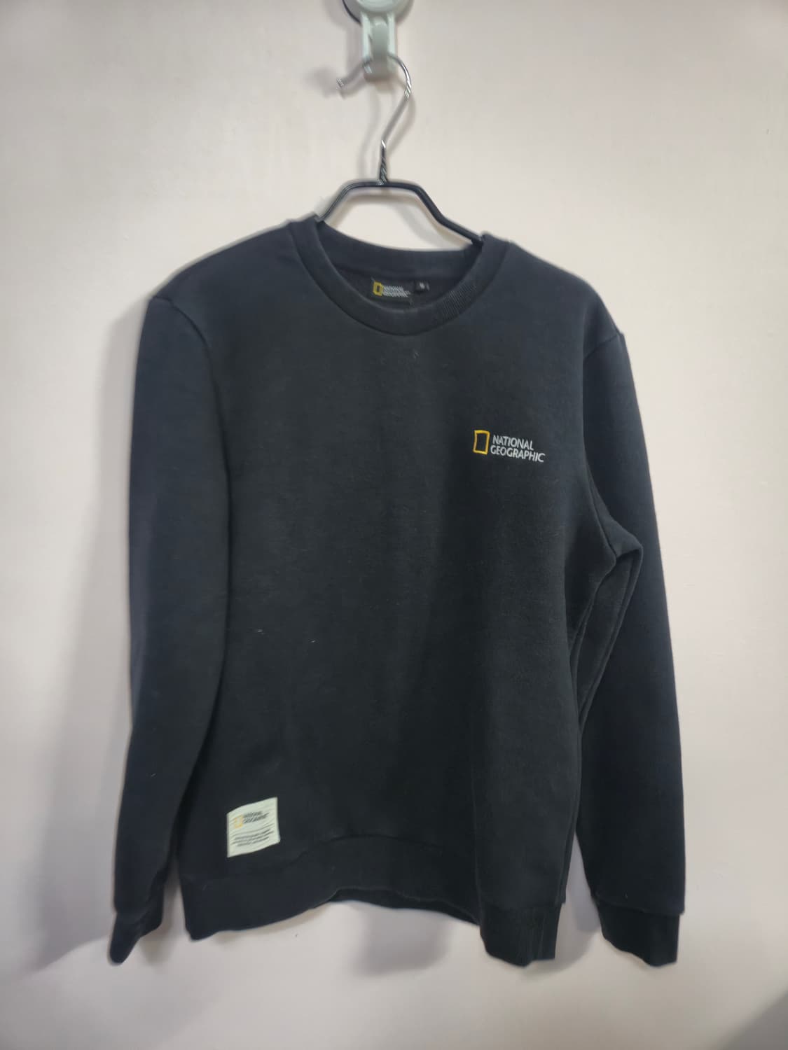 내셔널지오그래픽 블랙 맨투맨 티셔츠 상품이미지1