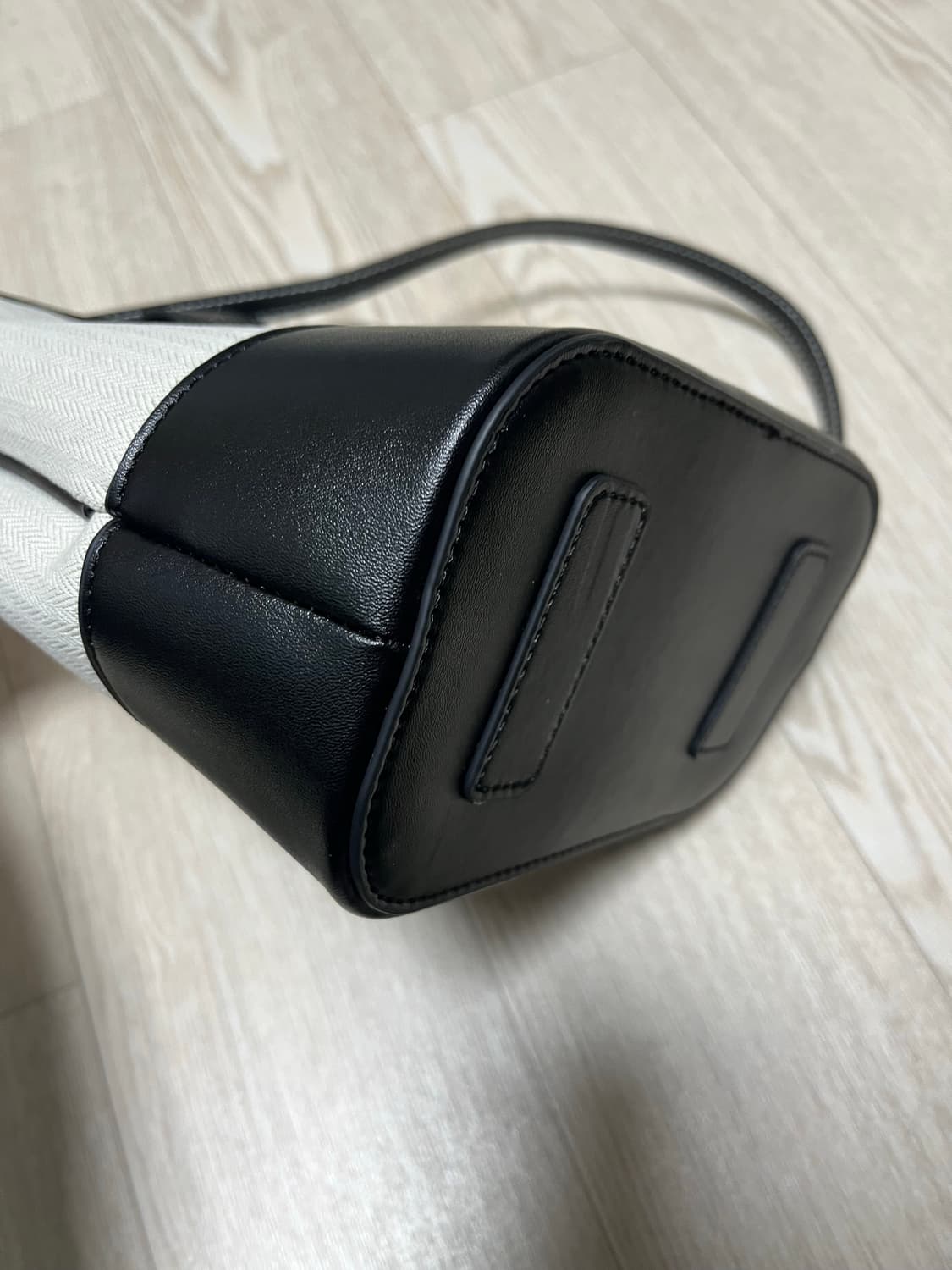 드파운드 타운 버킷백 새상품급 상품이미지9