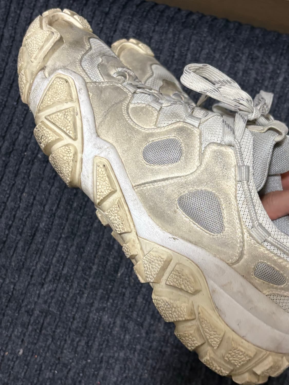 [Acne Studios] 아크네 스튜디오 볼스터 텀블드 스니커즈 화이트 상품이미지8