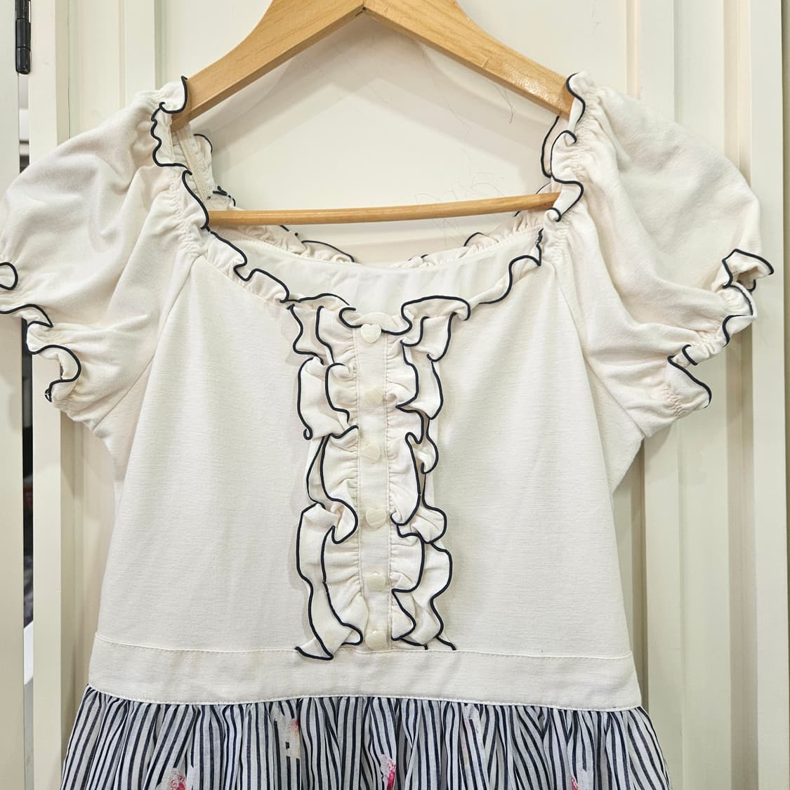 레스트로즈(Lest Rose) 플라워 스트라이프 원피스 상품이미지3