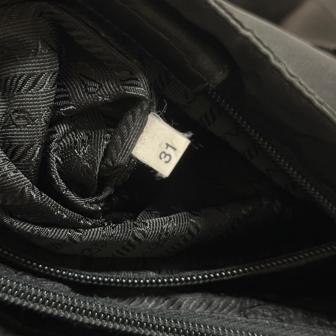 프라다 포코노 더블 포켓 토트백 상품이미지7