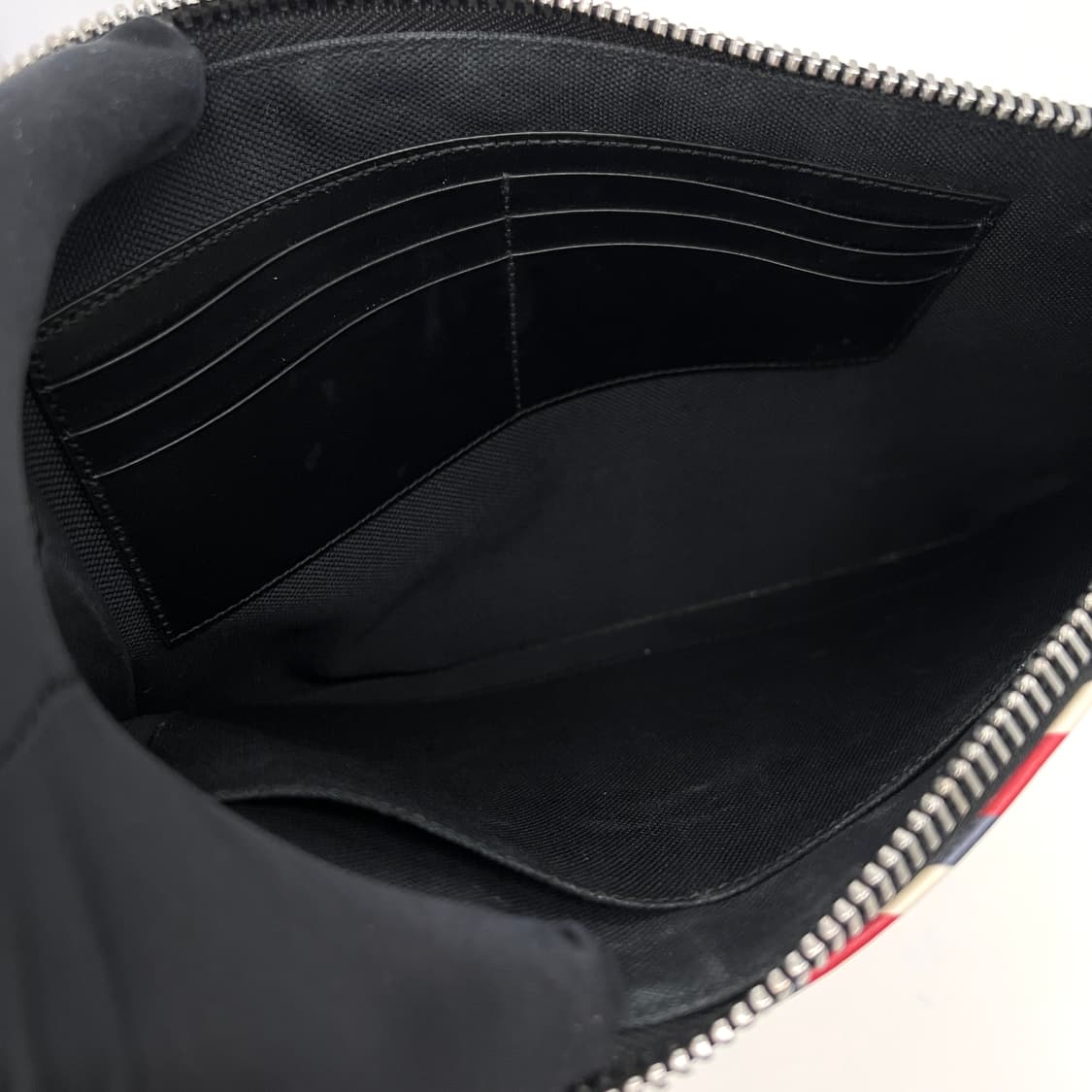 구찌 나이트 쿠리에 GG 수프림 클러치백 (496346) 상품이미지7