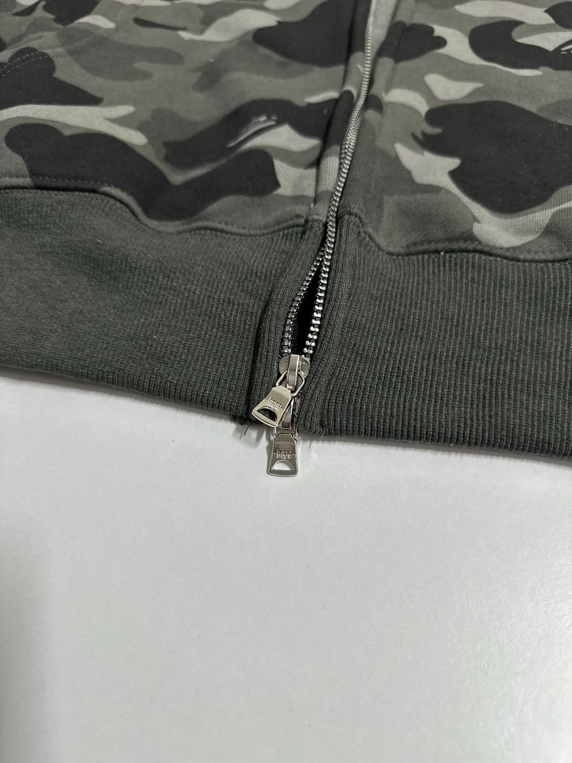 베이프 샤크 후드집업 흑계 카모 상품이미지5