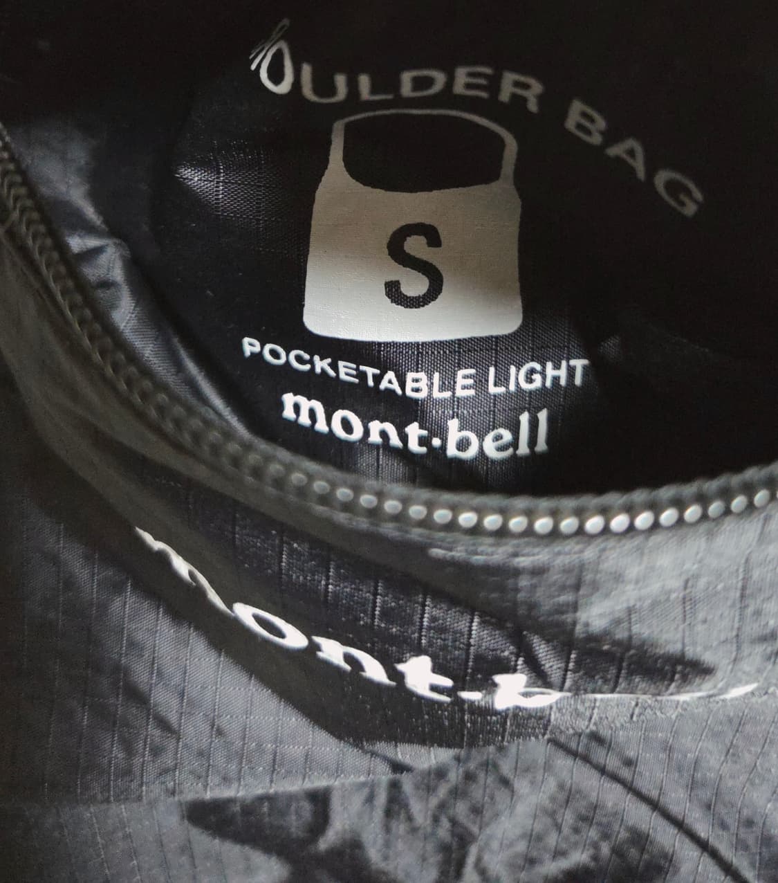 (착샷) 몽벨 포켓터블 숄더백 라이트 블랙 S M 2종 상품이미지4