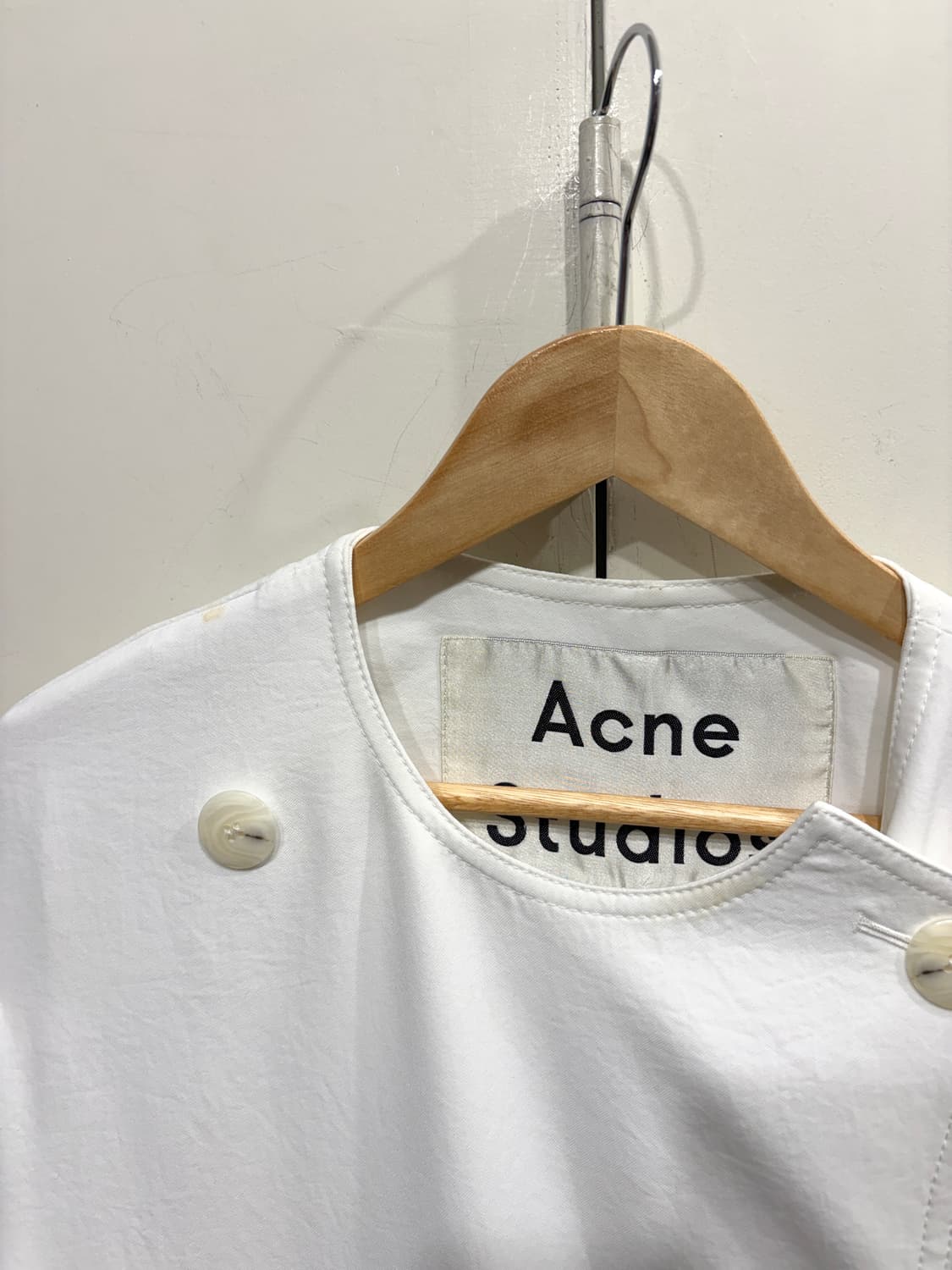 아크네 스튜디오 더블 버튼 실키 롱 트렌치 코트 상품이미지5