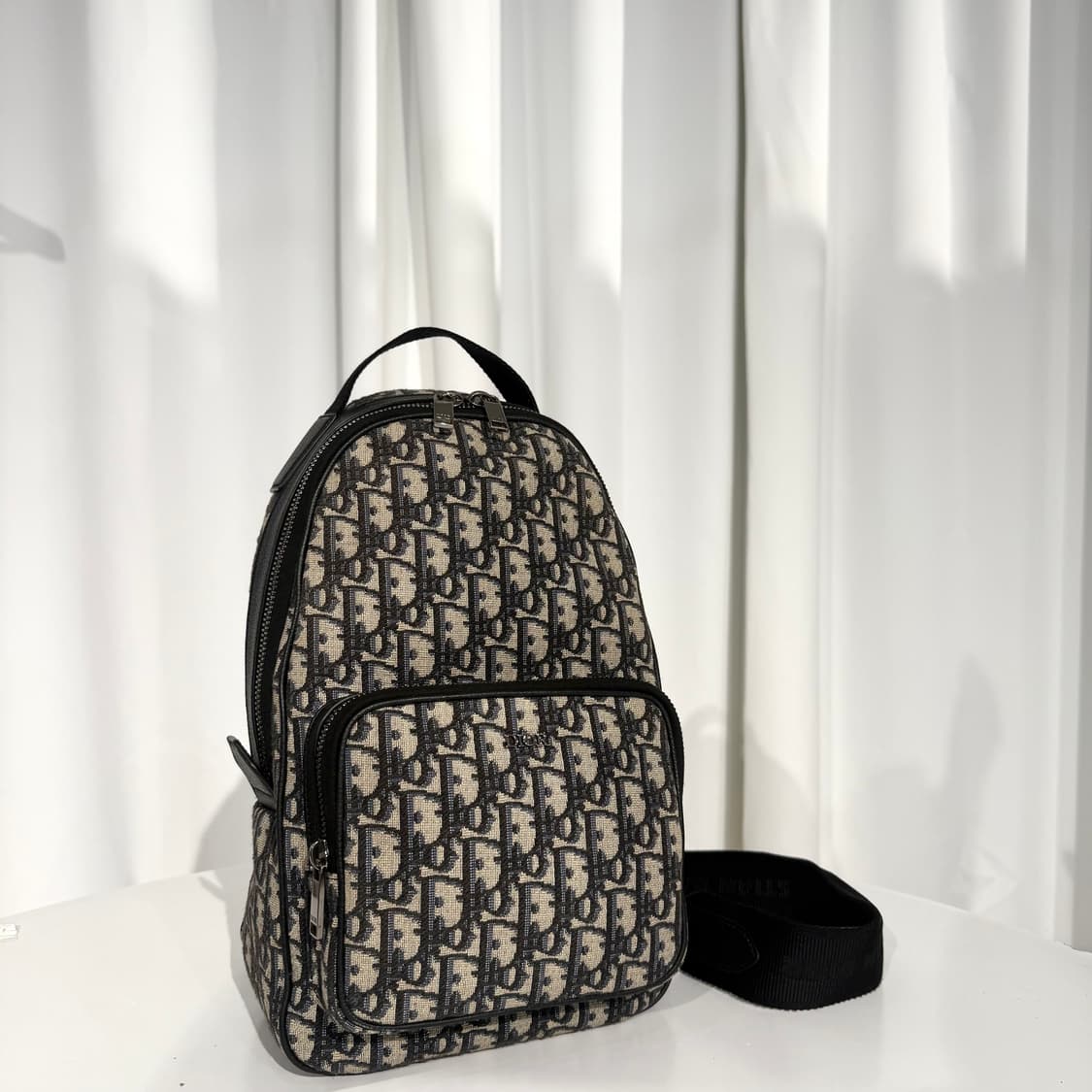 디올 오블리크 바이커 슬링백 상품이미지3