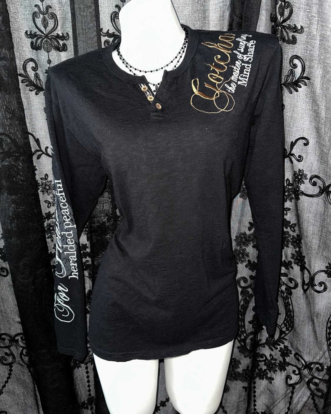 One-shoulder lettering black long-sleeve 상품이미지3
