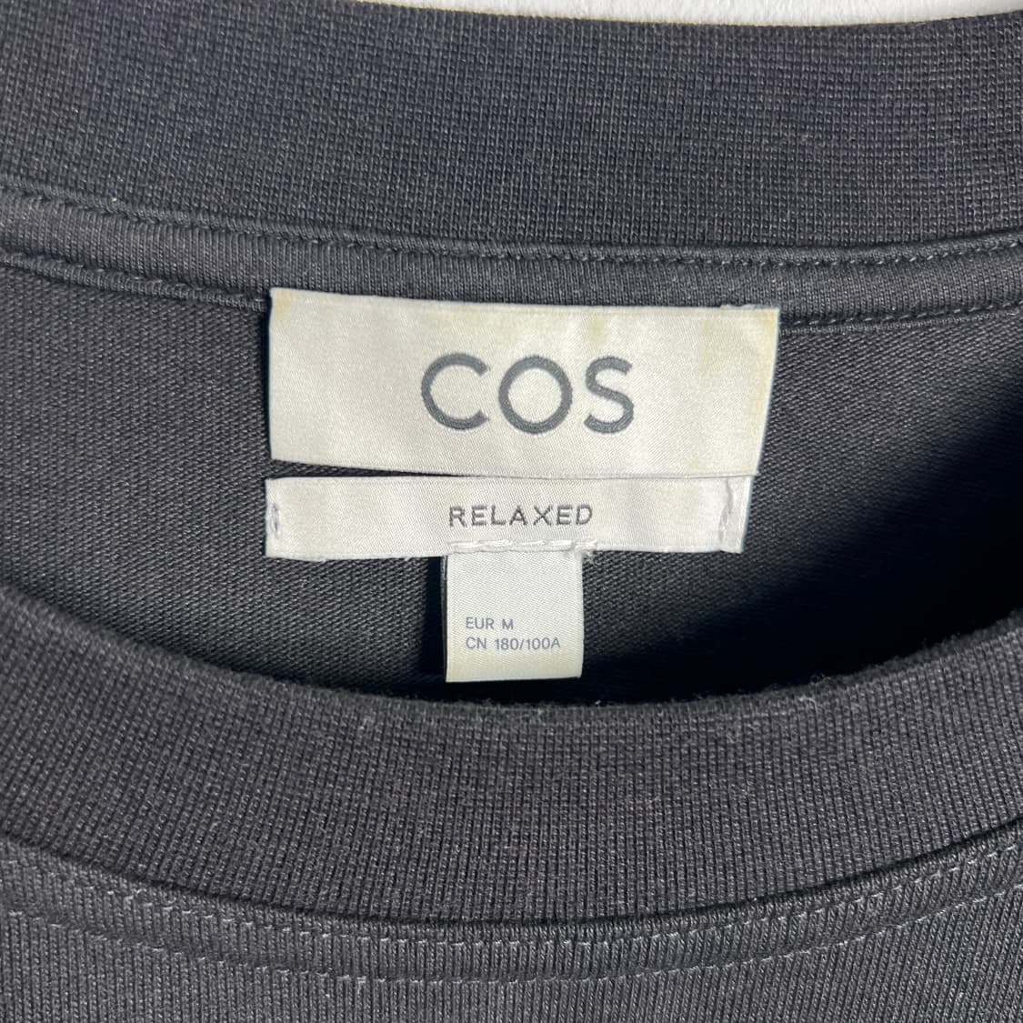 COS 코스 릴렉스핏 헤비웨이트 포켓 반팔 티셔츠 M 상품이미지3
