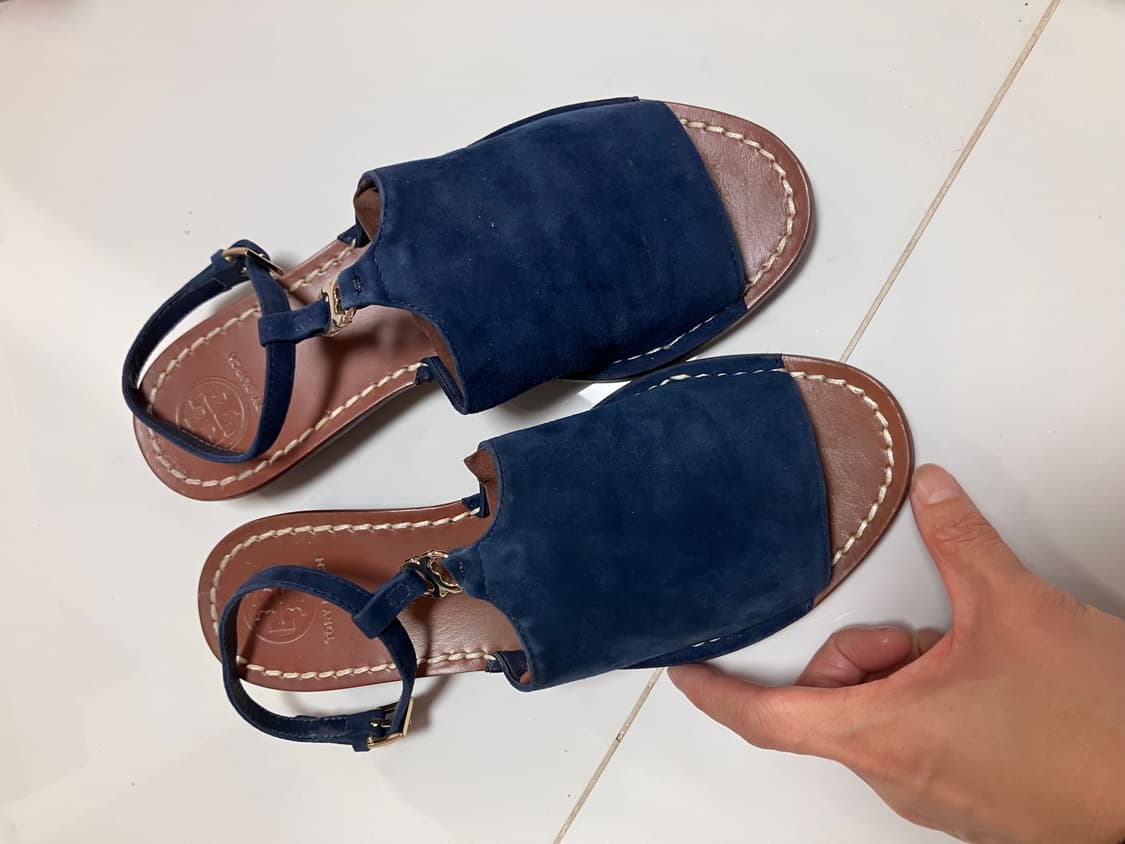 토리버치 스웨이드 네이비 스트랩 샌들 6사이즈 상품이미지4