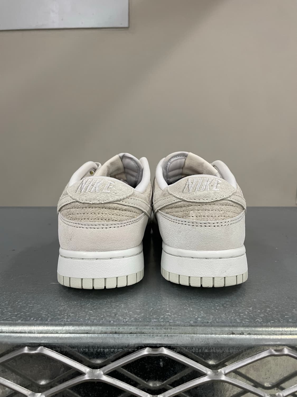 나이키 덩크 로우 바스트 그레이 250 상품이미지3