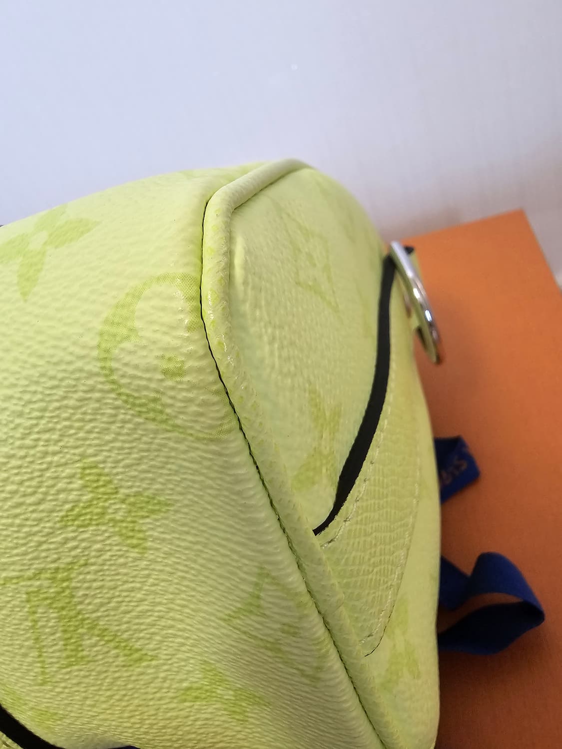 루이비통 타이가 키폴25 반둘리에 레몬형광 신형 26ss 상품이미지7