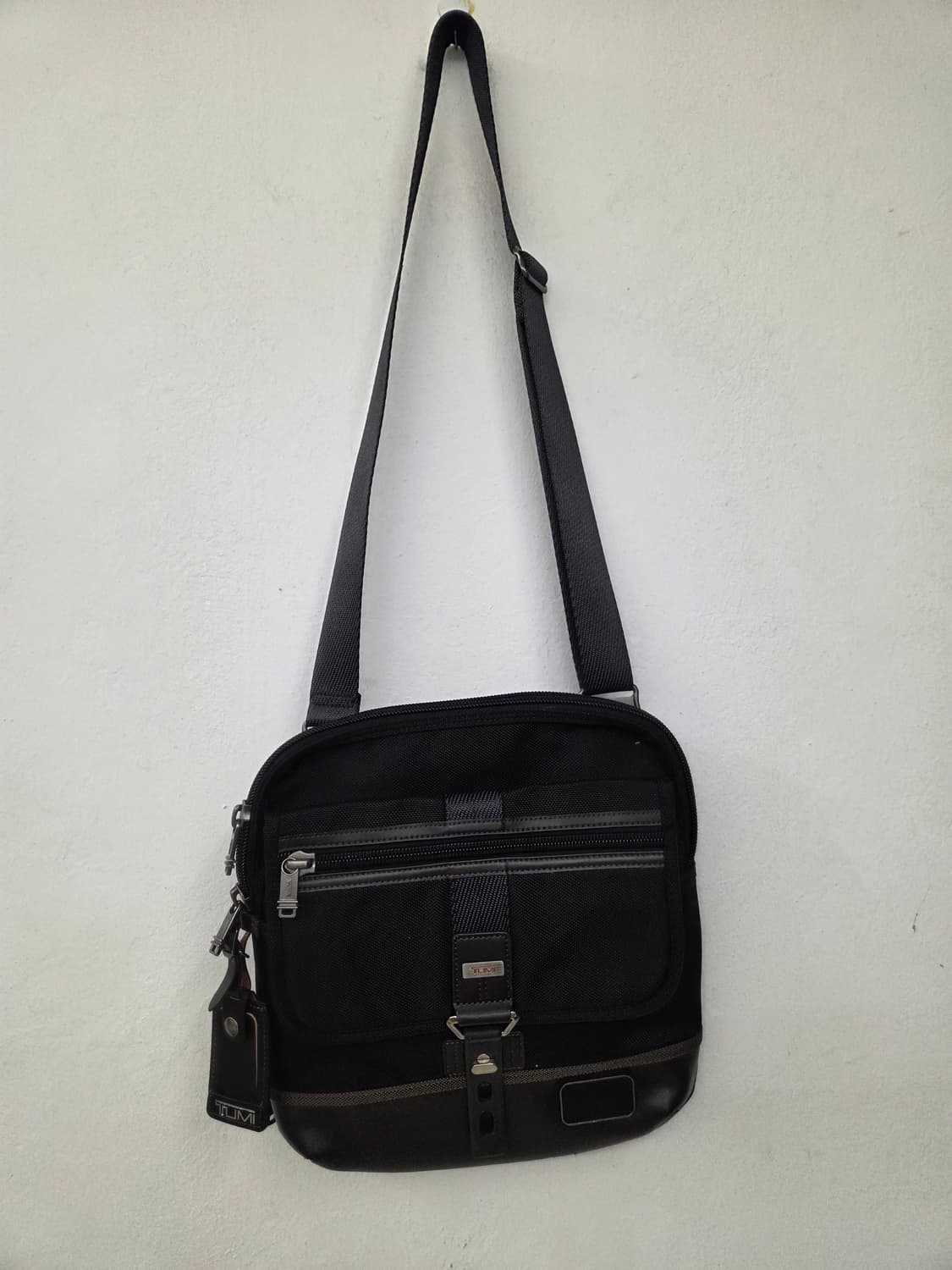 투미 크로스 상품이미지1