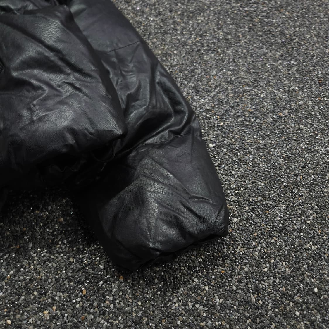 코드그라피 비건 레더 크롭 점퍼 블랙 (90) 상품이미지4