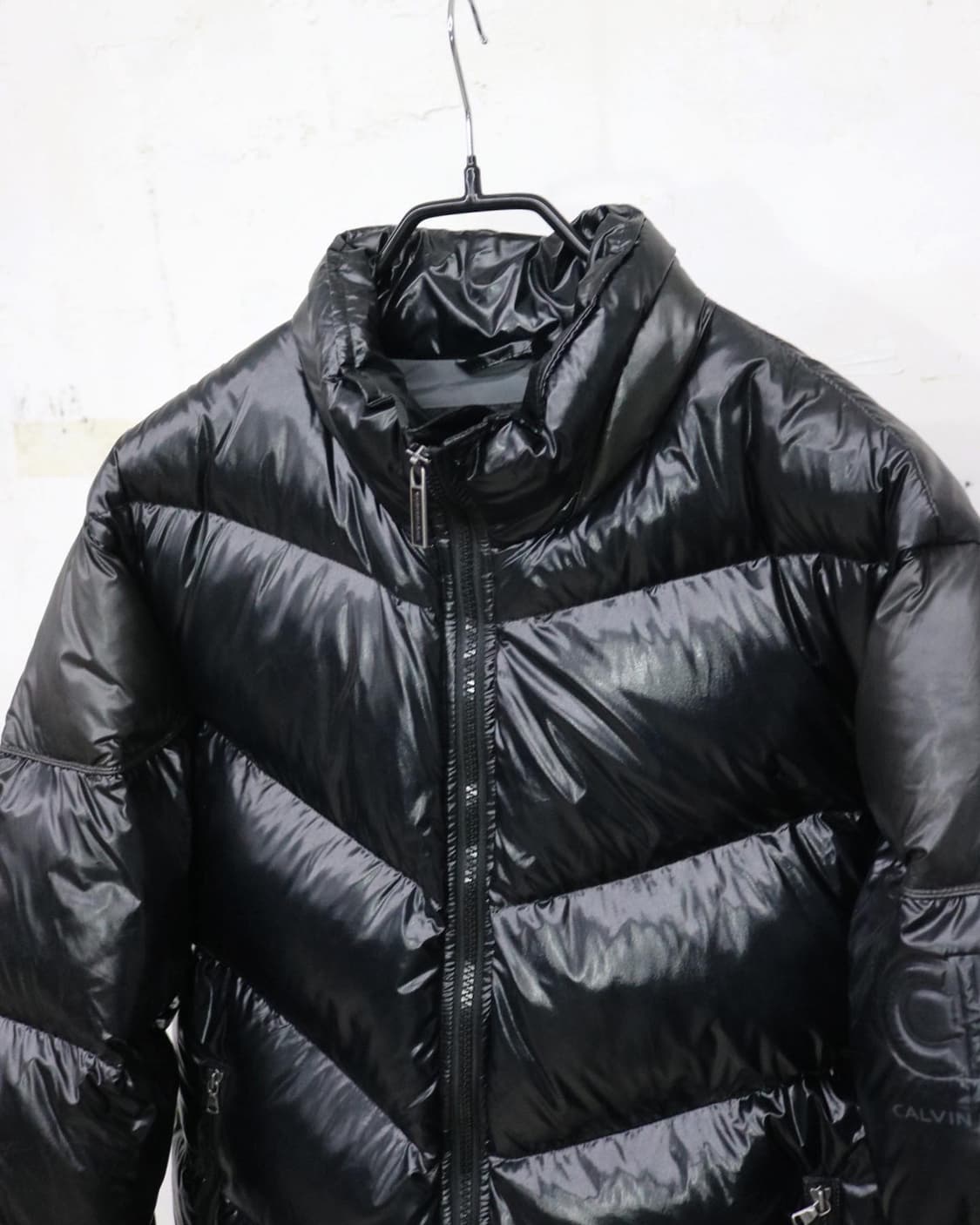 캘빈 클라인 유광 패딩 상품이미지2