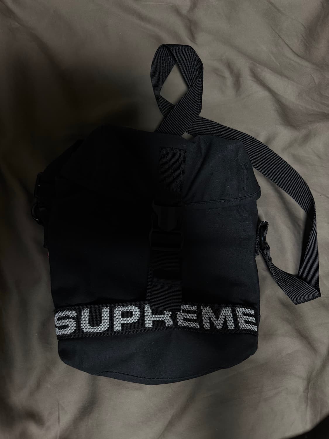 슈프림 필드 사이드 백 블랙  상품이미지3